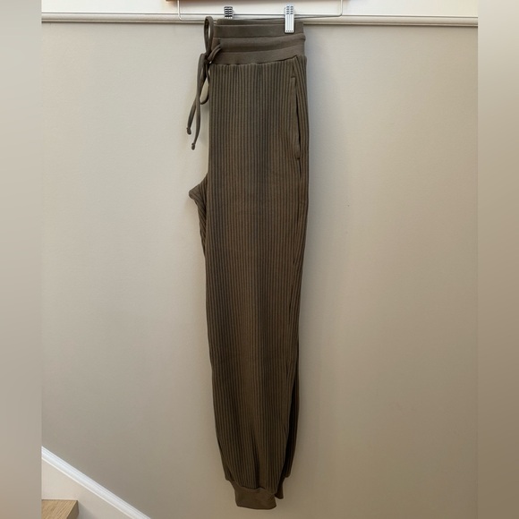 The Range NYC Vital Rib Jogger - Picture 10 of 10